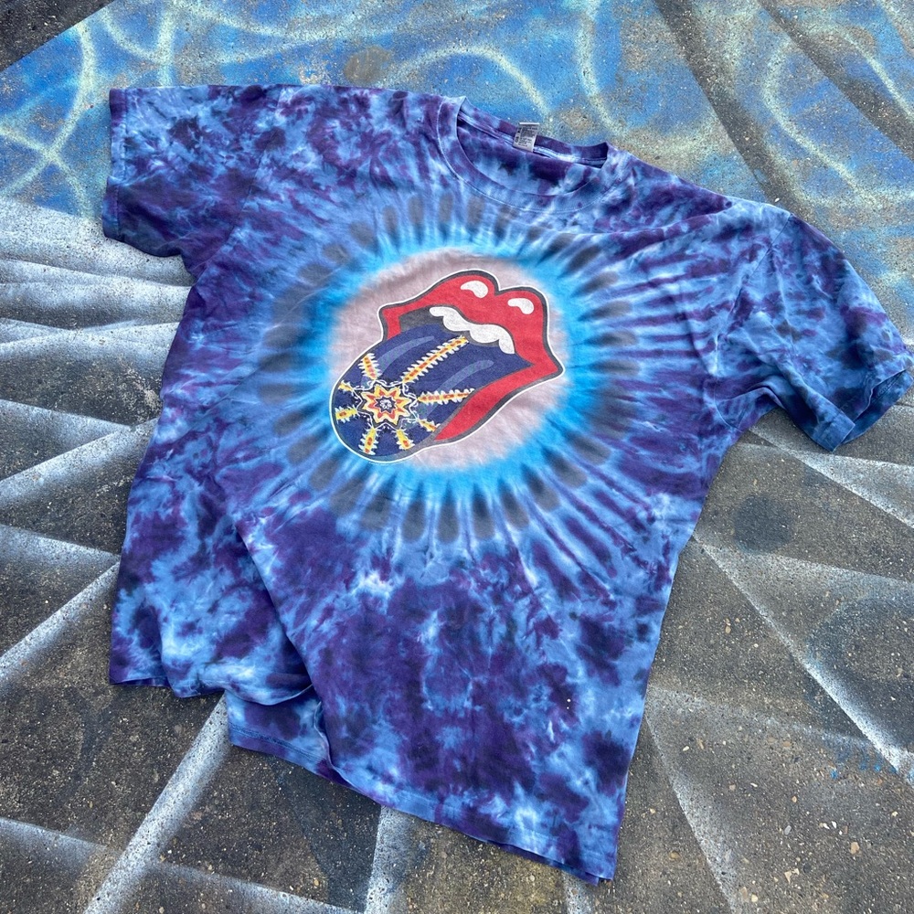 Vintage 2006 Rolling Stones tie dye band tee